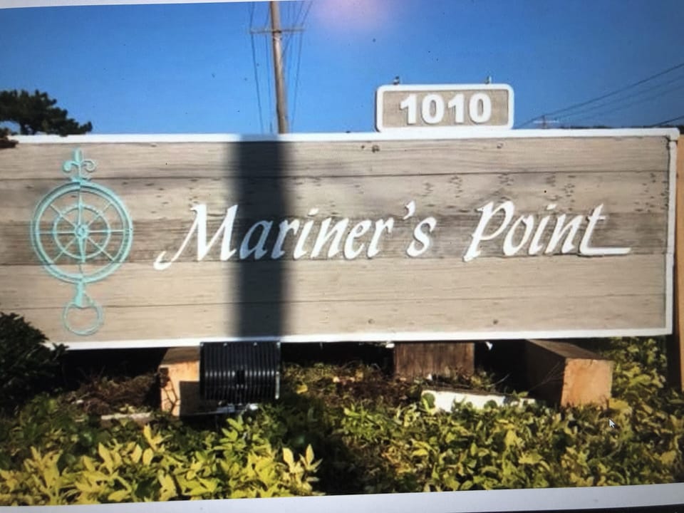 Located in Salter Path behind the putt putt and go karts on the sound in marina.