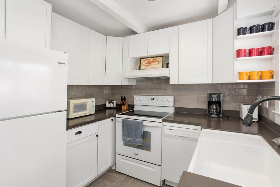 Kitchen - fully stocked