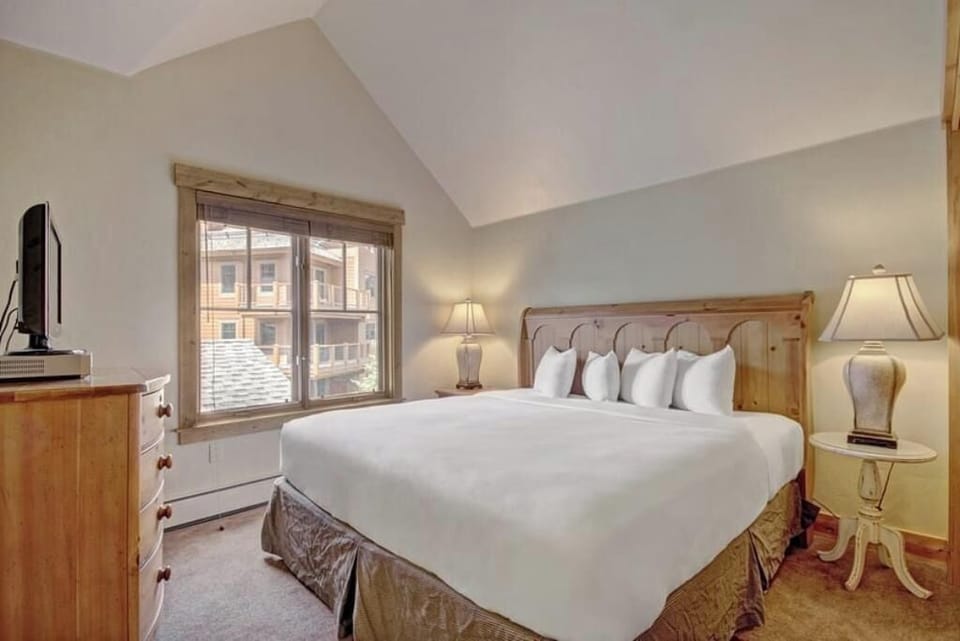 Individual decor, bedding and layout varies
