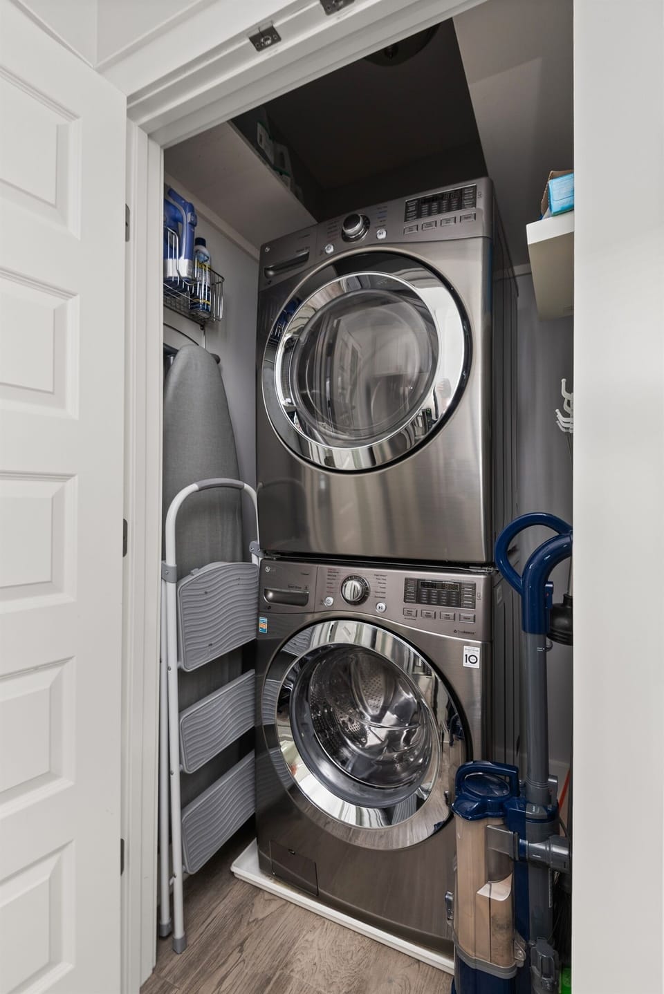 Washer & dryer in the apartment