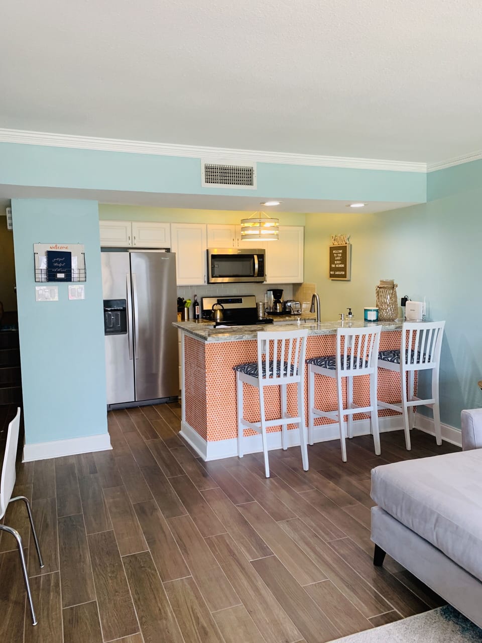 Kitchen & Bar