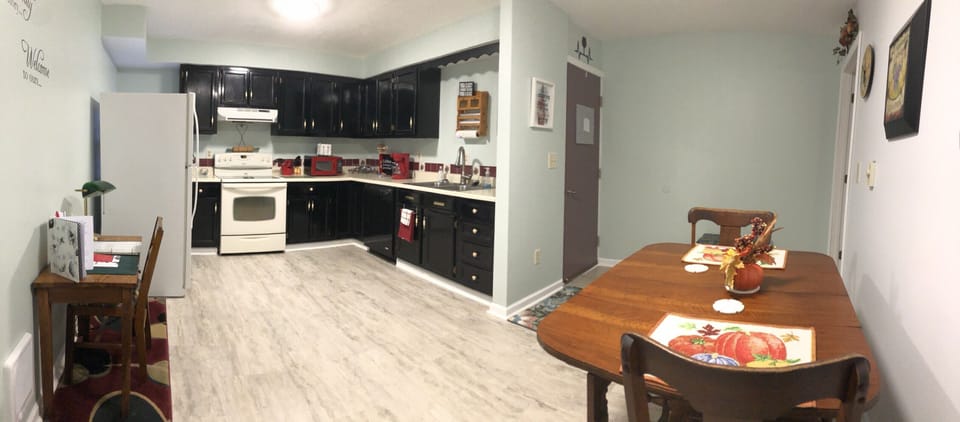Dining room with full kitchen!