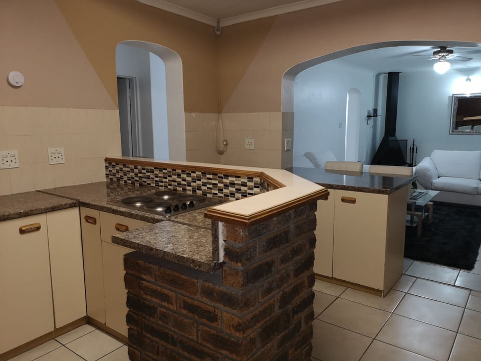 Full Communal Kitchen