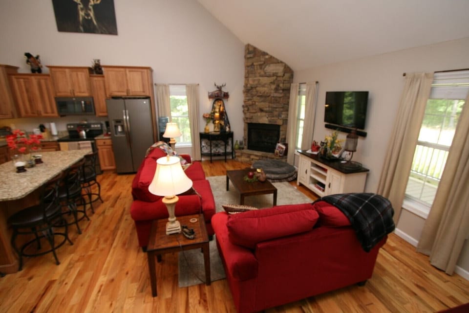 Living space-TV/stereo/movies