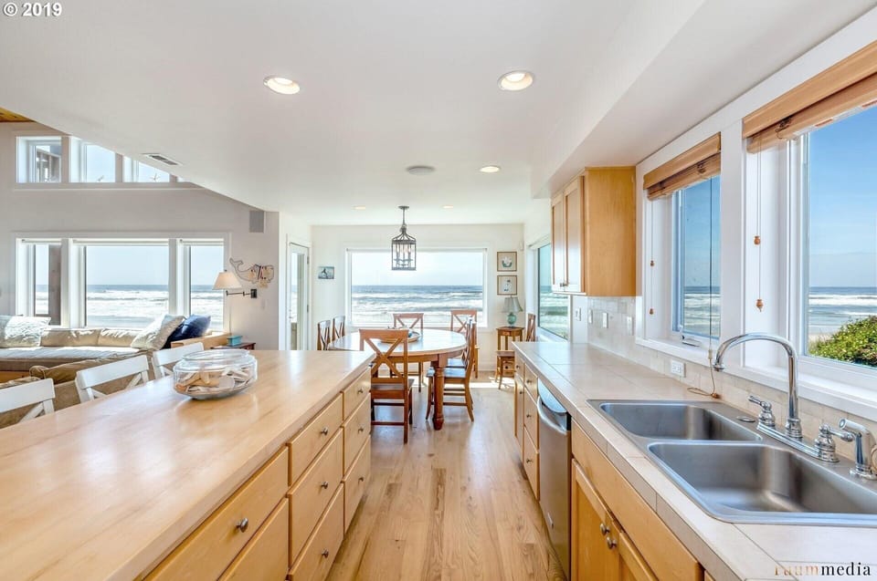 Kitchen and dining area