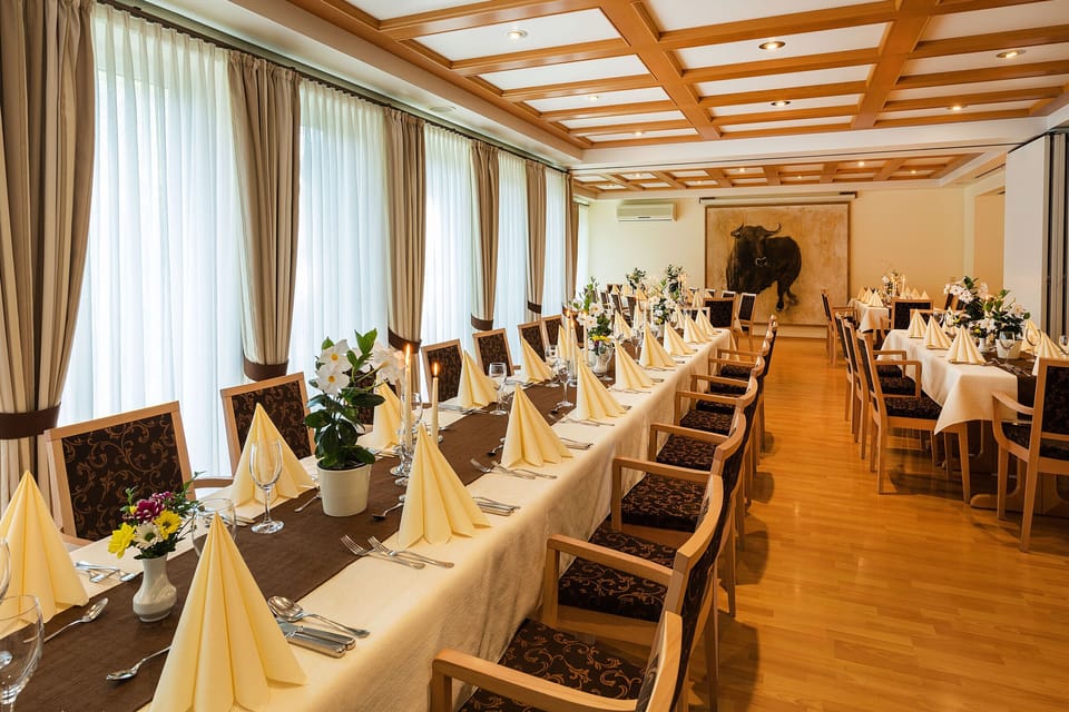 Banquet hall