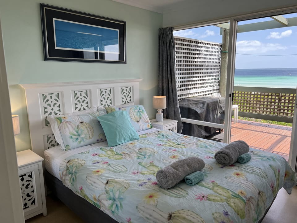 Queen Bedroom