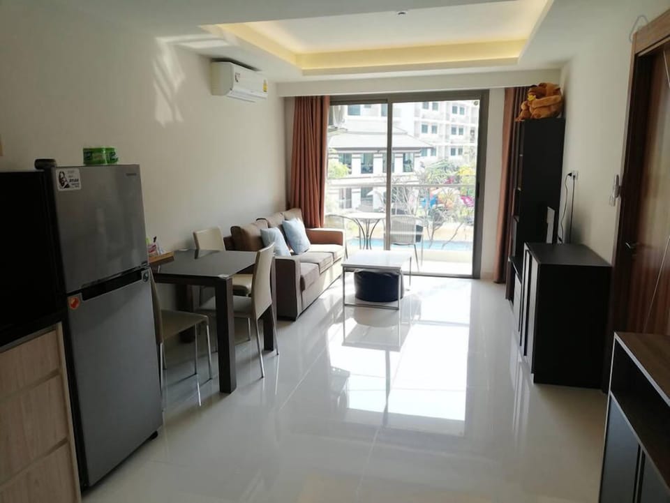 Large 1 BR Apartment Laguna Beach 2