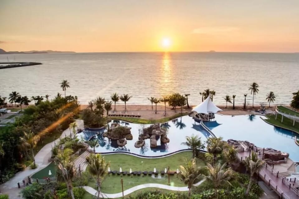 Movenpick Luxury Pool Villa in Pattaya