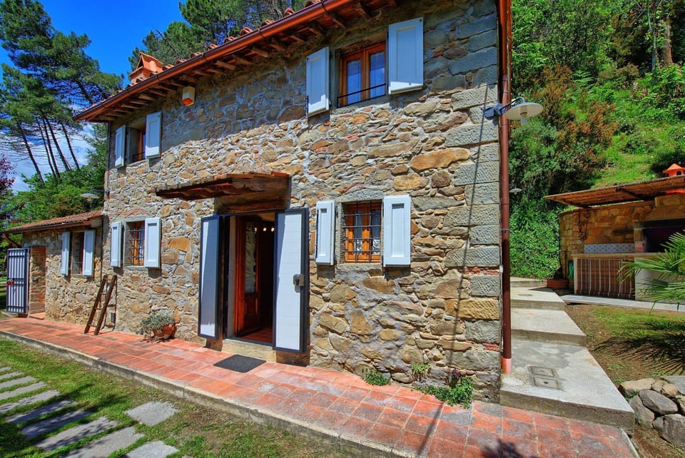Building Exterior, Garden