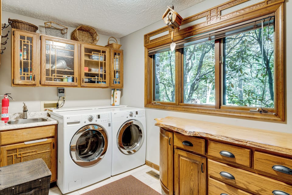 Laundry Room | Linens/Towels Provided
