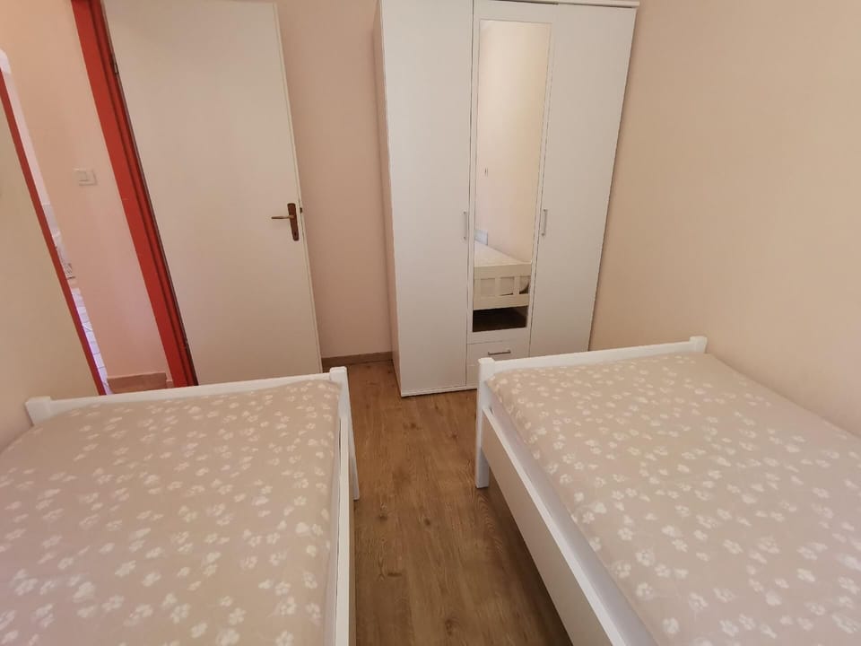 Sleeping area. Bedroom with 2 x single bed