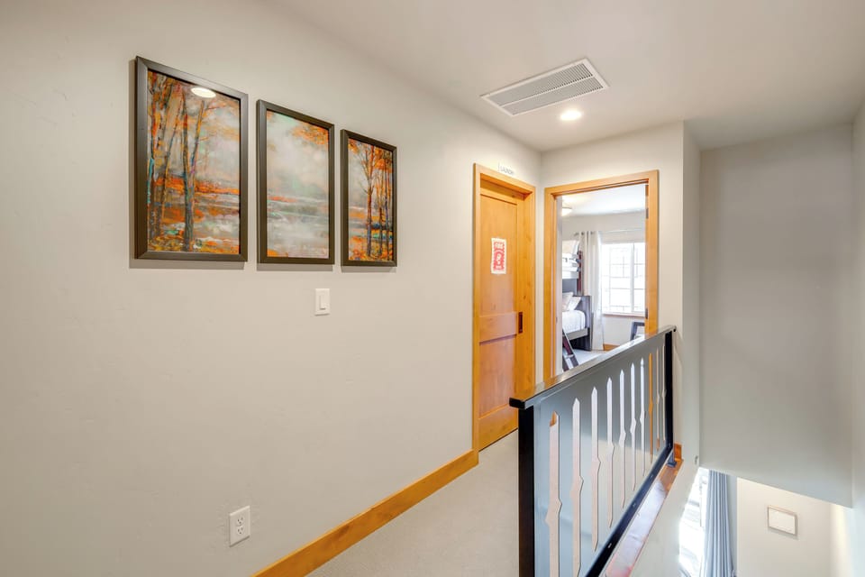 Hallway | Upper Level