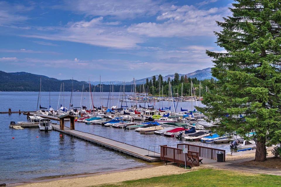 McCall Vacation Rental | 2BR | 2.5BA | 1,250 Sq Ft | Stairs Required