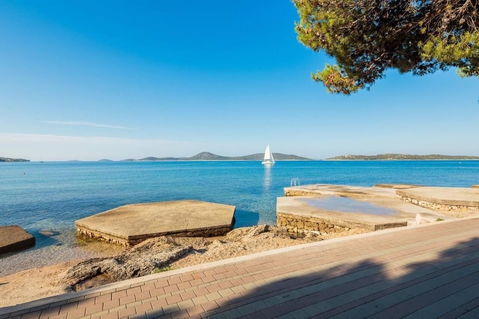 IslandPrvic (15 min with boat)
