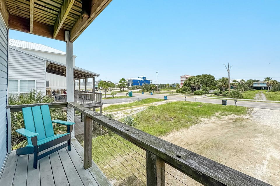 Guest bedroom balcony