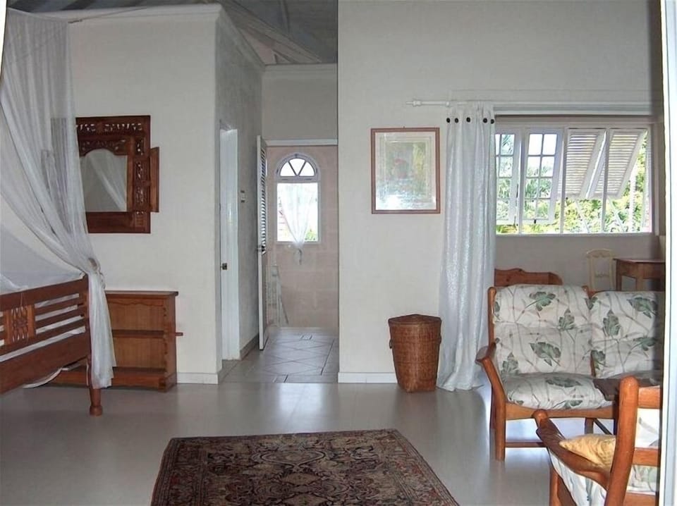 studio , view to entrance-hall and second bedroom