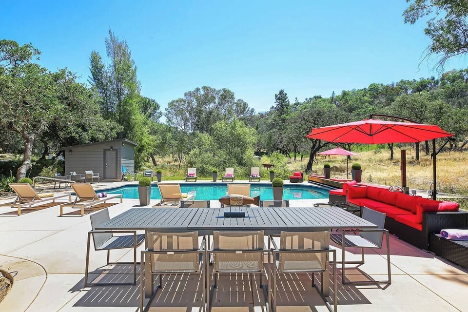 Grab a cold drink, pick your lounger, and let the afternoon disappear. The saltwater pool faces the Sonoma hills — you'll hear nothing but water and the occasional hawk.