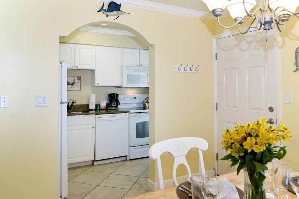 Cook with ease in a crisp, well-equipped kitchen nook.