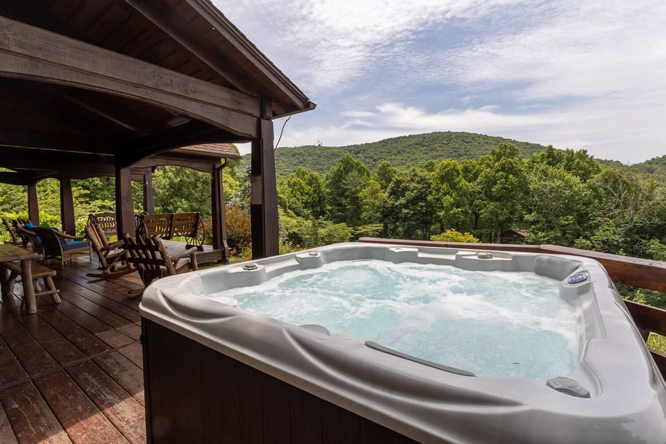 A hot tub with a view to relax and rejuvenate!
