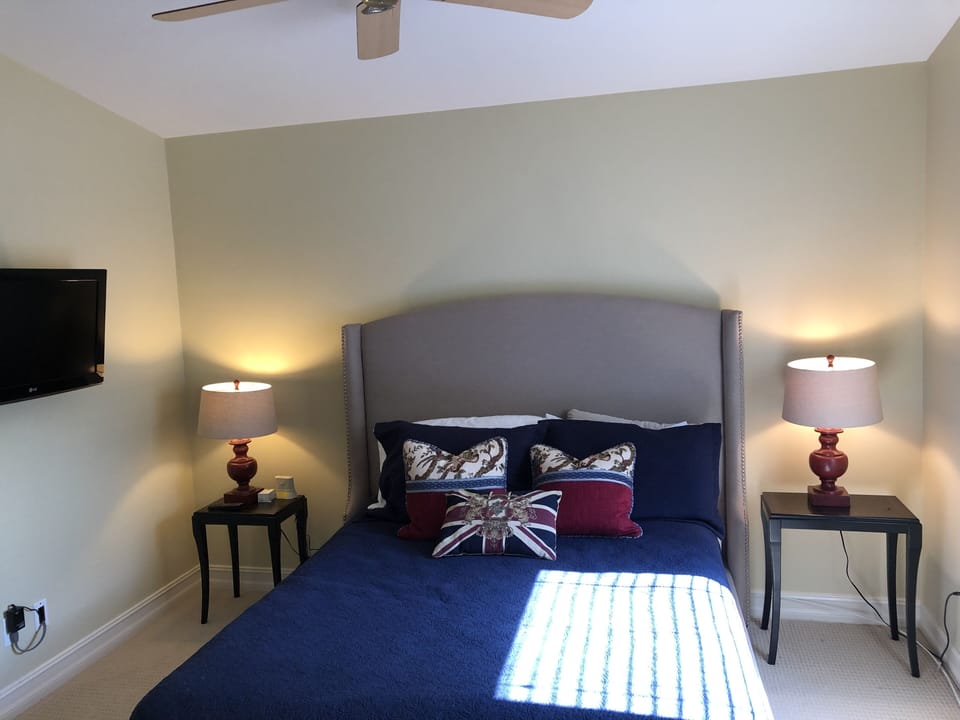 Guest bedroom