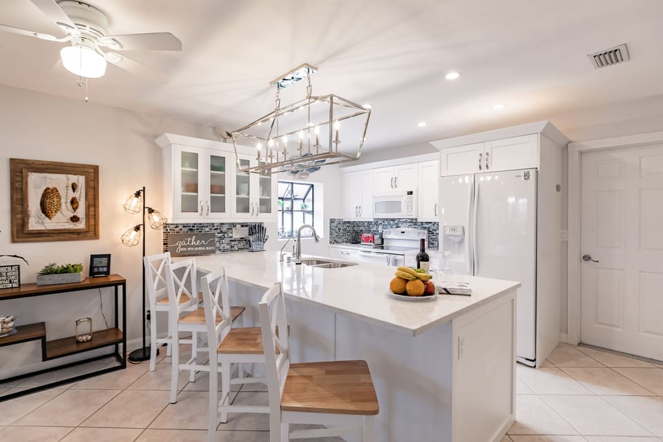 Our brand new kitchen: light, contemporary and completely remodeled