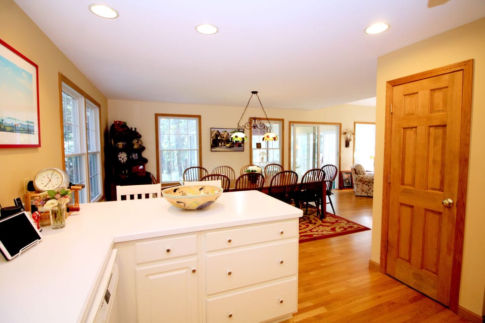 Fully equipped kitchen with dishwasher