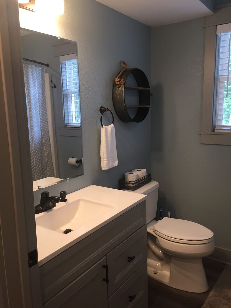 Downstairs bathroom, tub/shower combo