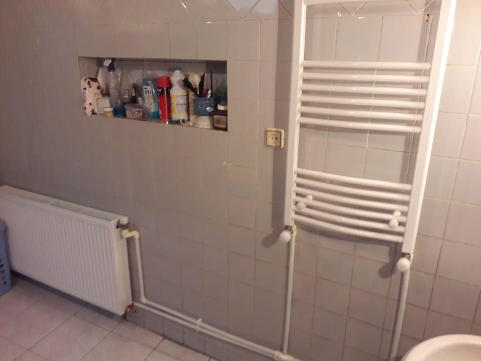 Share Bathroom