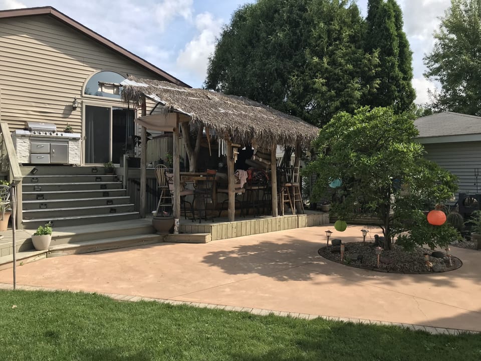 Tiki bar