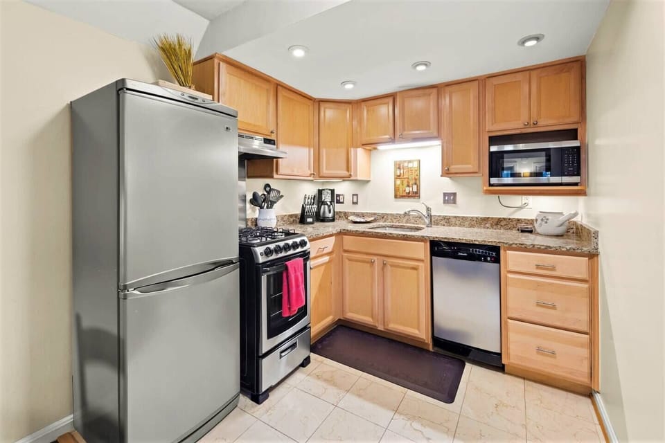 Nicely equipped kitchen