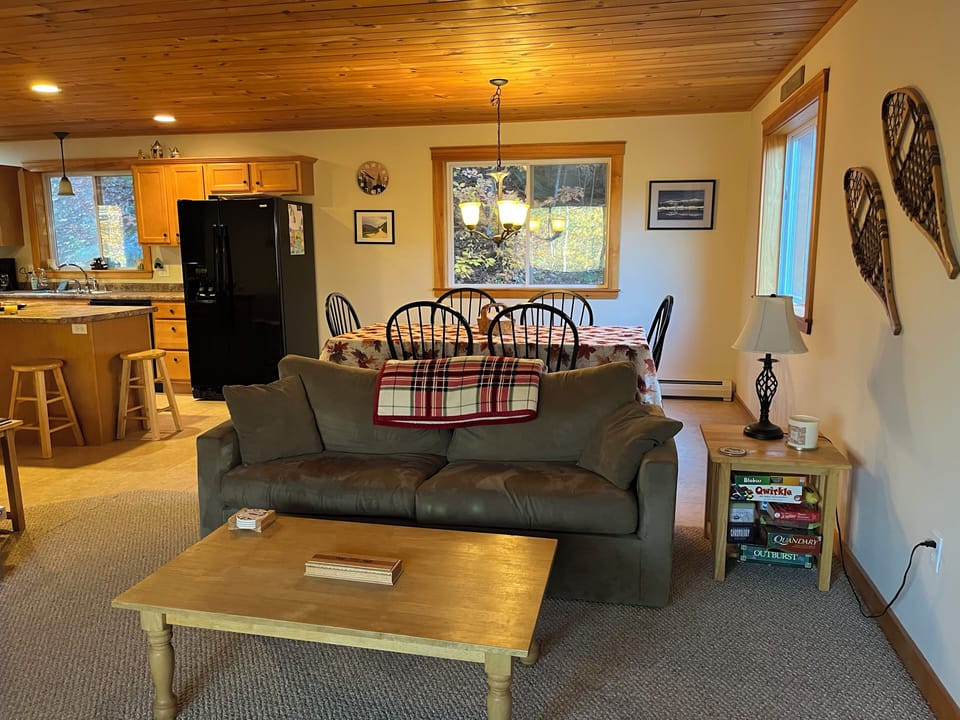 Open area family/dining/kitchen rooms
