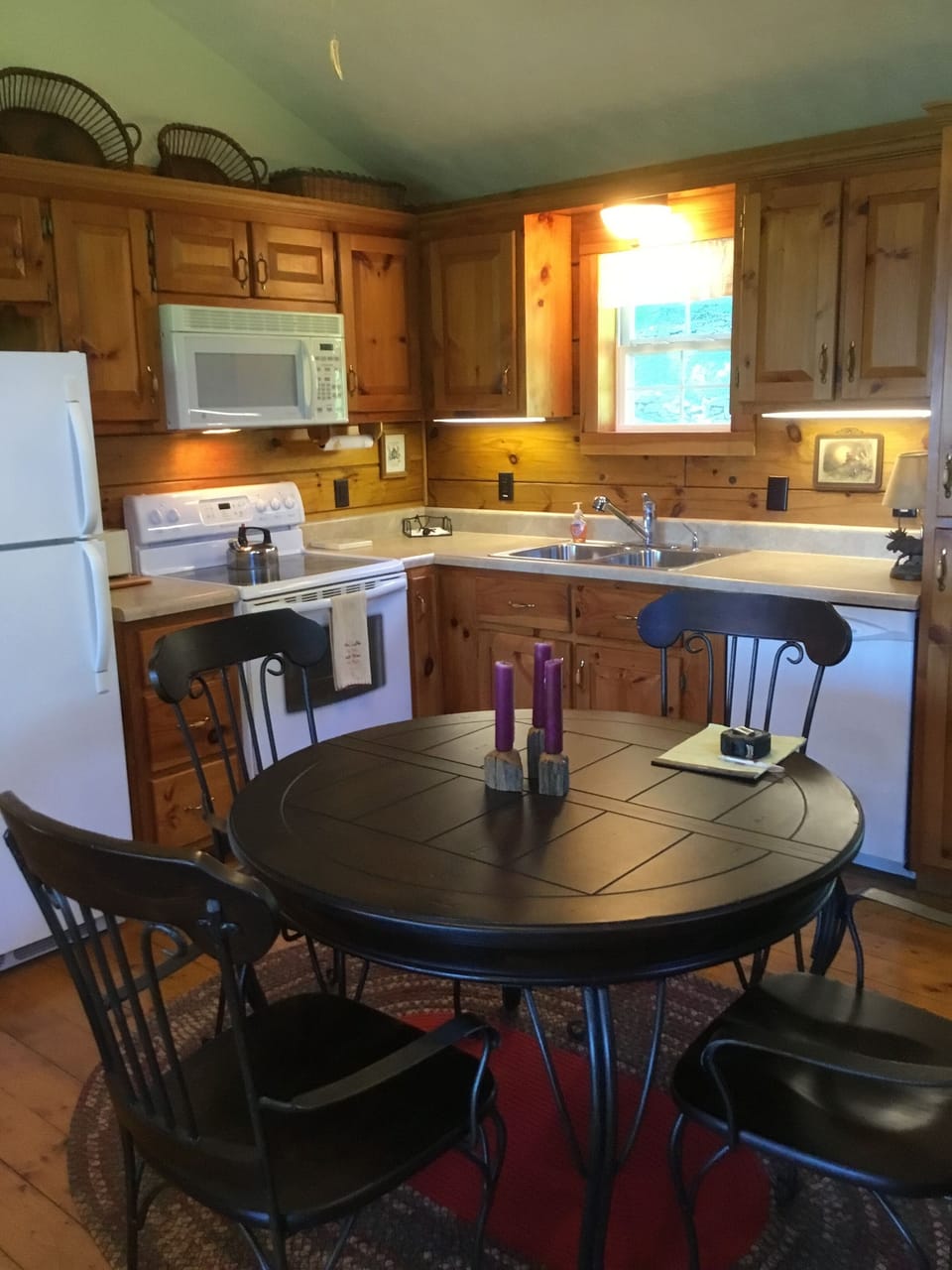 Kitchen fully stocked to cook or bake, ice maker,dishwasher, microwave,range. 