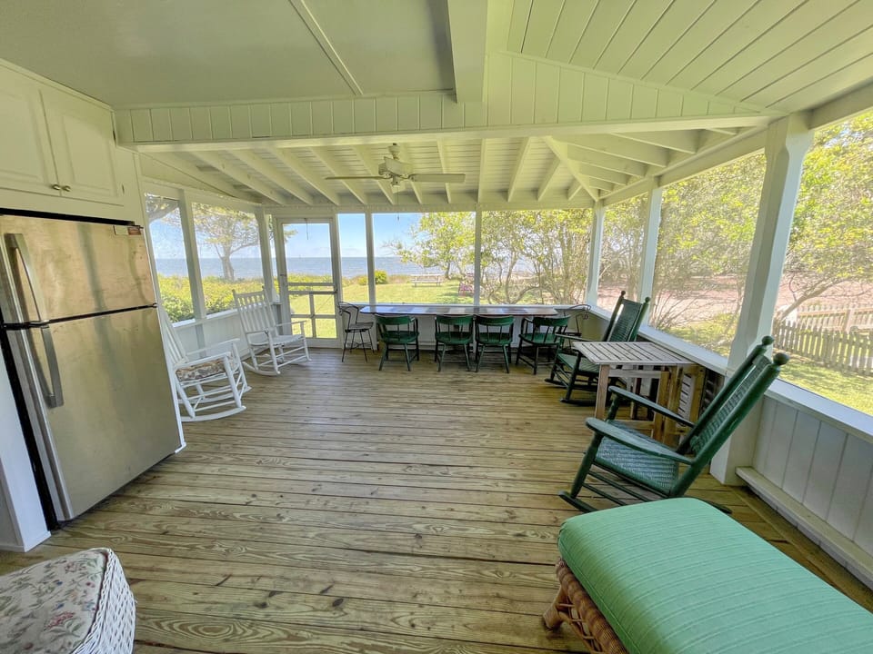 Large Screened Porch
