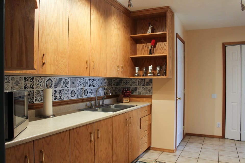 Fully furnished kitchen with everything and more! 