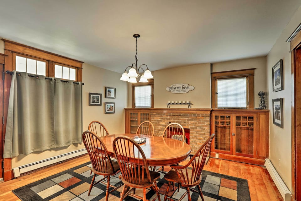 Dining Area | Dishware & Flatware