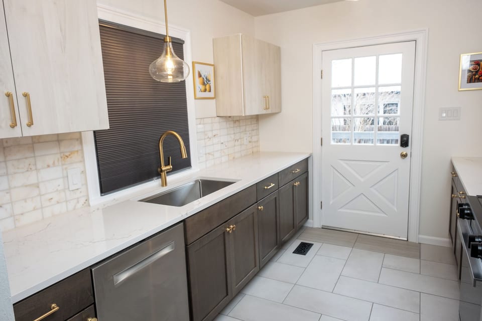Brand new kitchen as of 2025! 