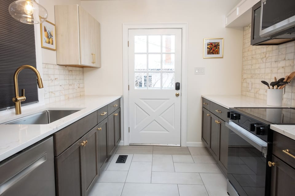 Brand new kitchen as of 2025! 