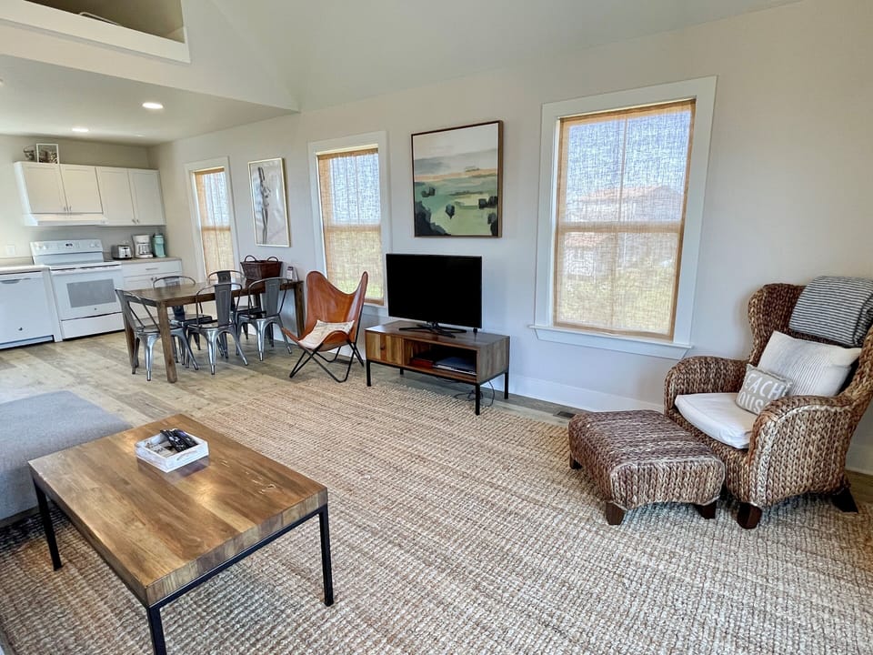 Living Area, (alternate view)