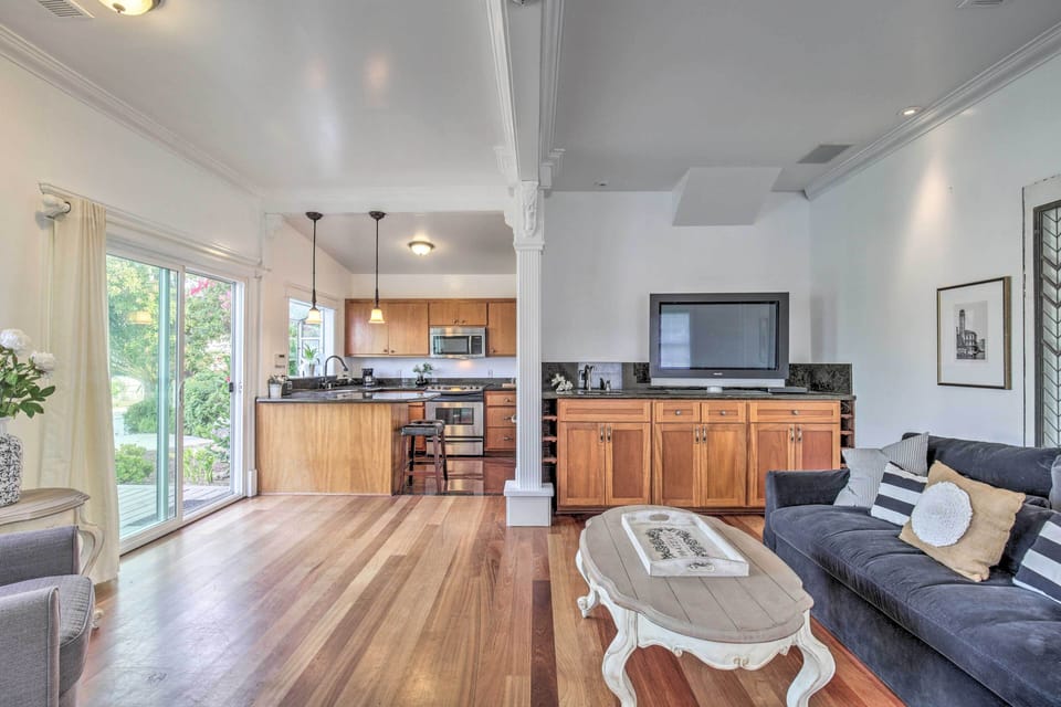 Living Room | Sleeper Sofa | Central Heating | Free WiFi