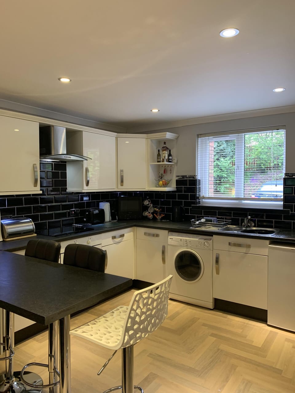 Fully Equipped Modern Kitchen