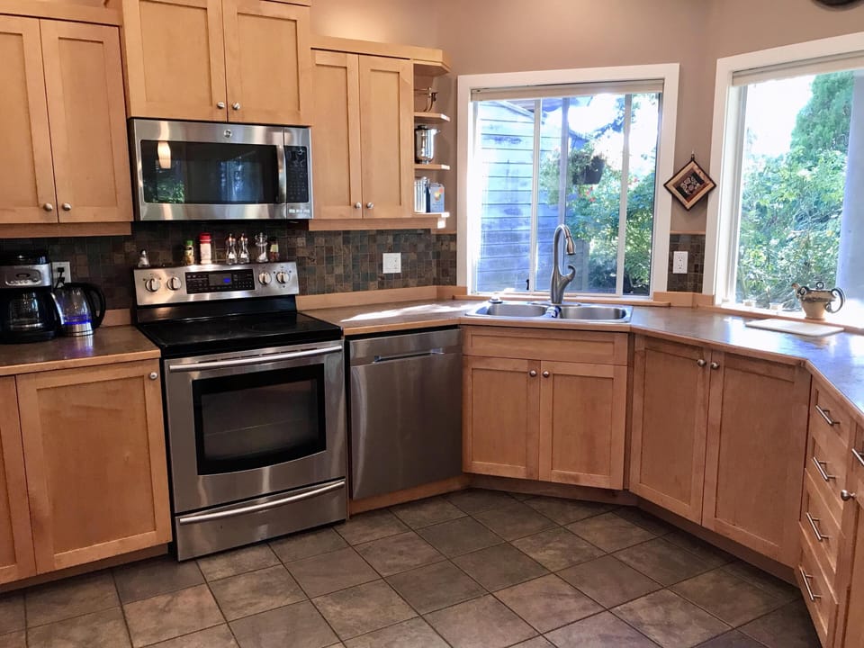 High-end stove, microwave and dishwasher