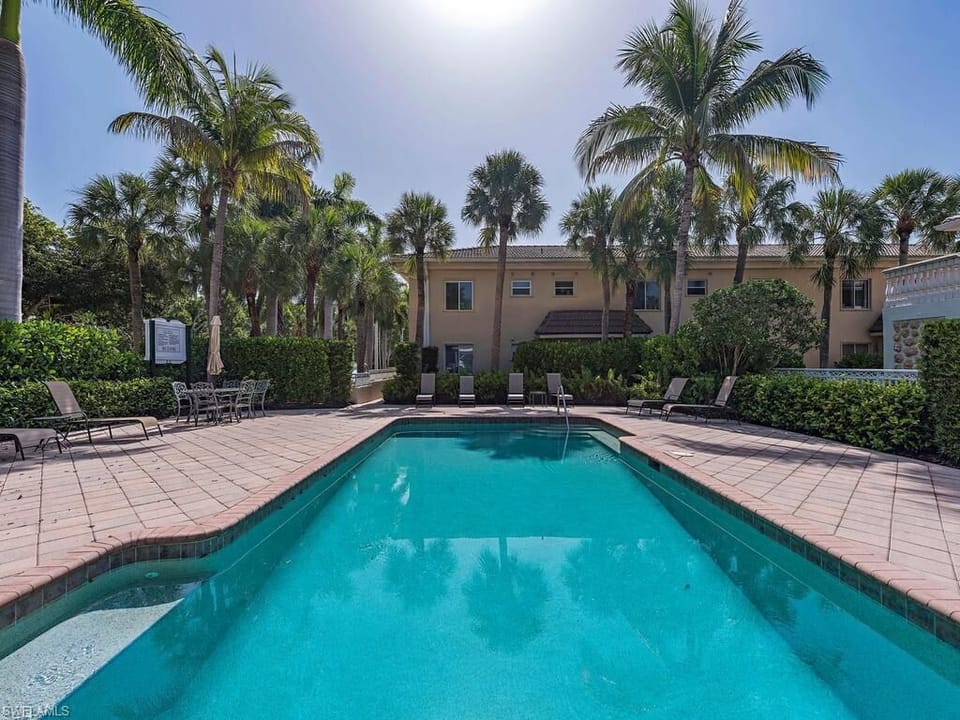 FANTASTIC POOL AND SPA!
