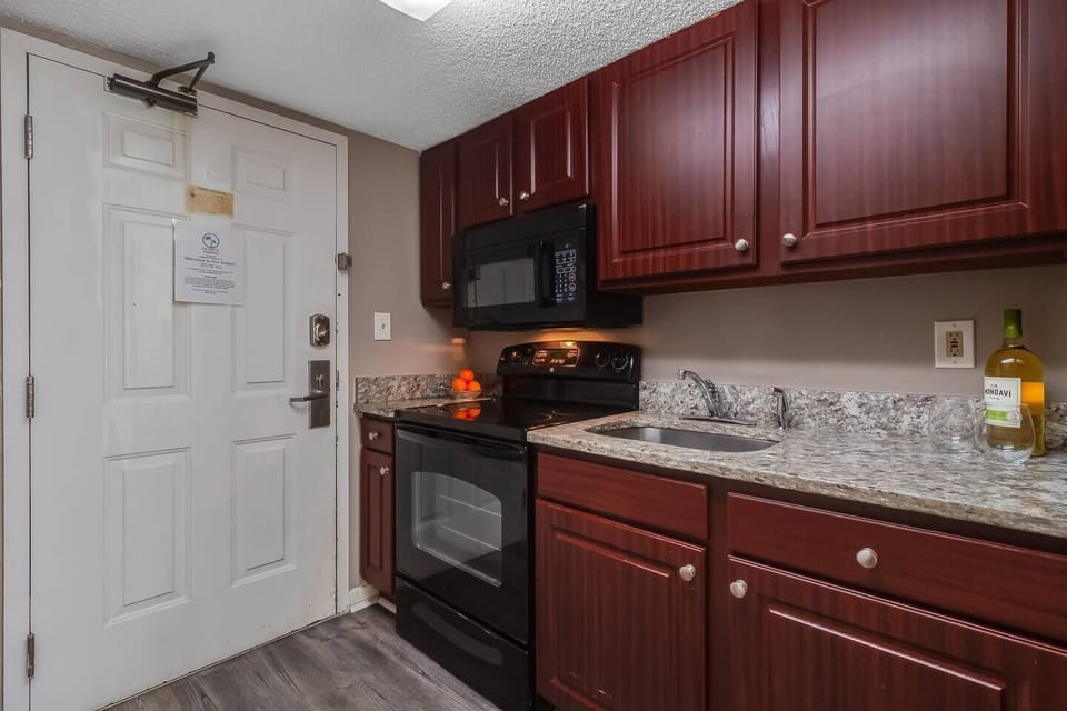 Cook up in our kitchen equipped with necessary appliances!
