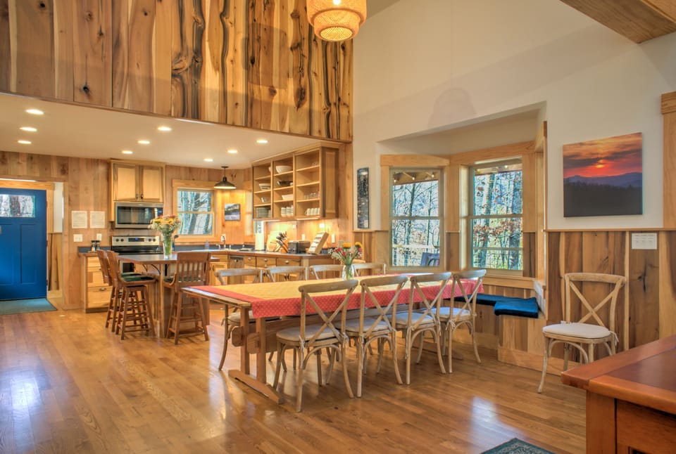 Dining Area with Table for 10