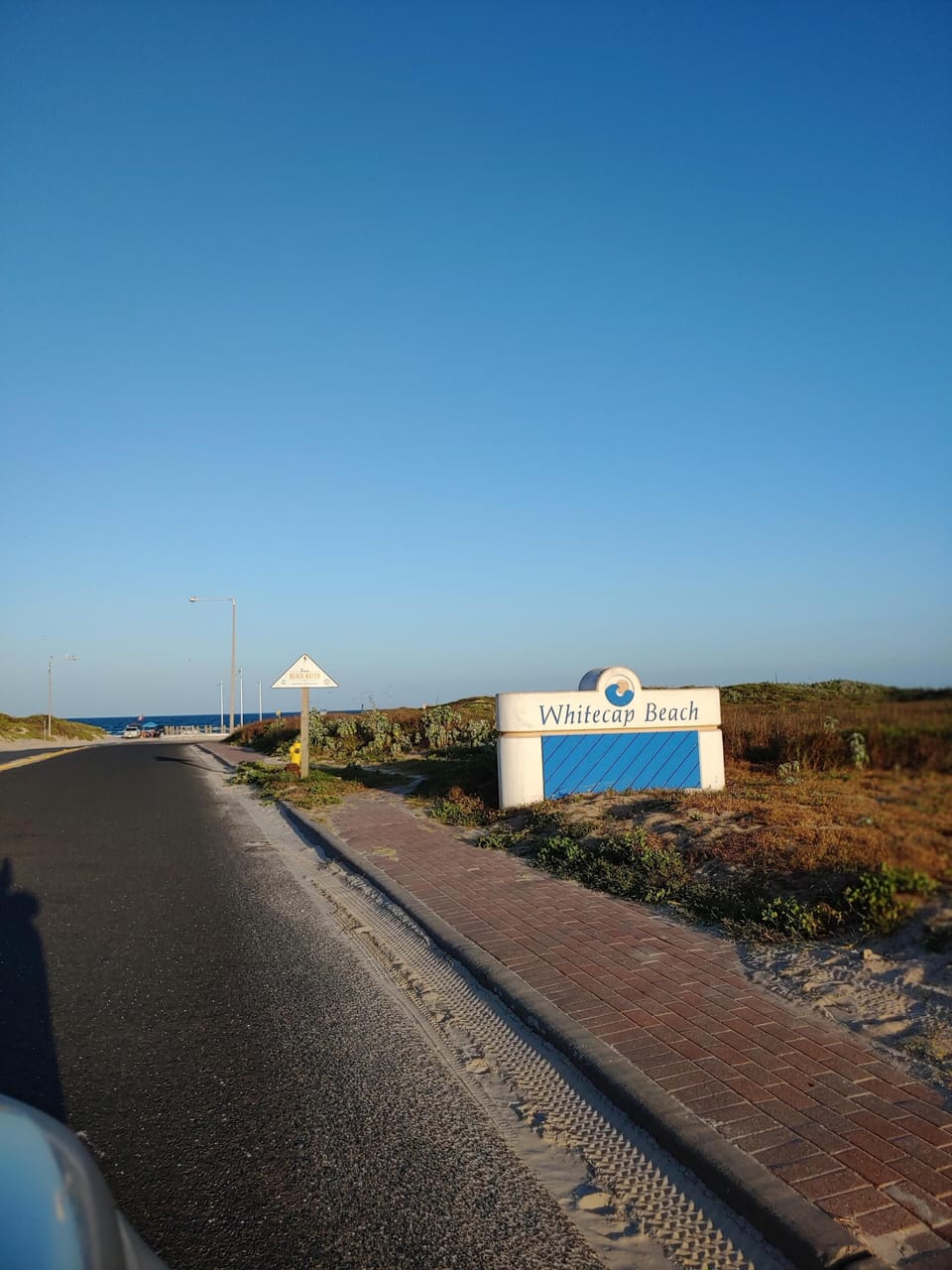 Walking path straight to the beach
