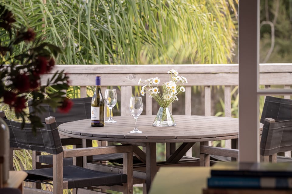 deck dining