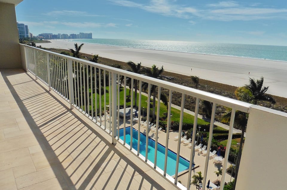 Balcony - breathtaking views!