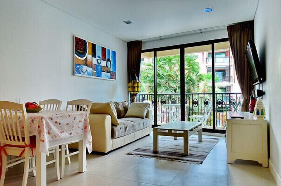 Beautiful 2Br pool view 041