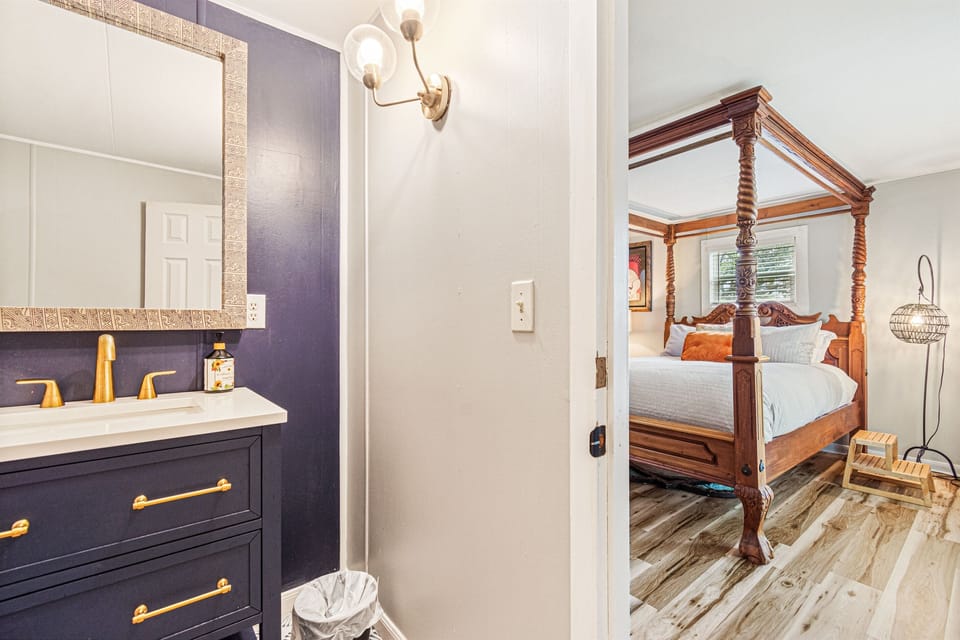 1/2 bath in bedroom 2